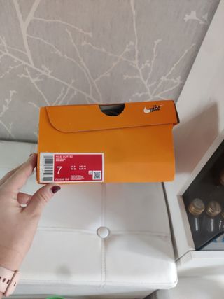 Zapatillas tipo Nike Cortez Beige.NO ORIGINALES