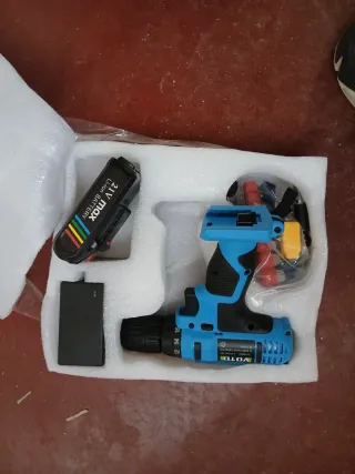 Taladro Batería 21V con Accesorios y Maletín