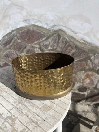 Grande portavaso antico in rame martellato