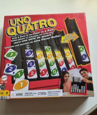 Juego de mesa UNO Quatro