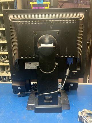 Pantalla Hanns.G con altavoces