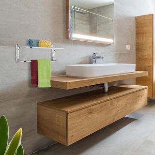 Relaxdays Toallero Pared con Balda, Soporte Toalla