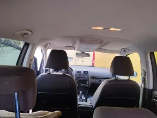 Volkswagen Touran 2011