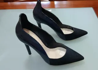 Zapatos de tacón negro