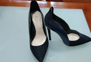 Zapatos de tacón negro