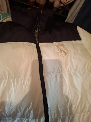 Cazadora Real Madrid Chico Blanca y Negra