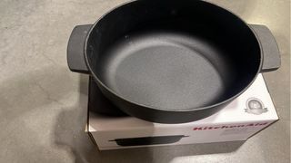 Pentola KitchenAid in ghisa da 30 cm