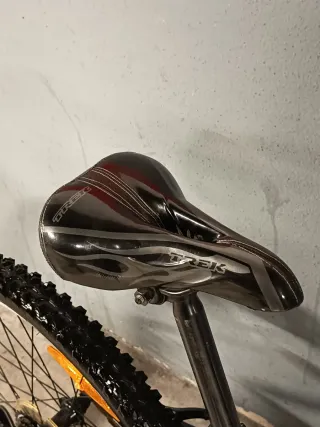 BICICLETA MONTAÑA 24 MARCA TREK MODELO  MT220