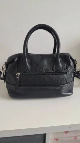 Bolso de piel negro