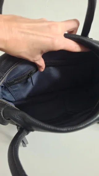Bolso de piel negro