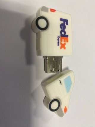 Chiavetta USB a forma di furgone FedEx 8gb