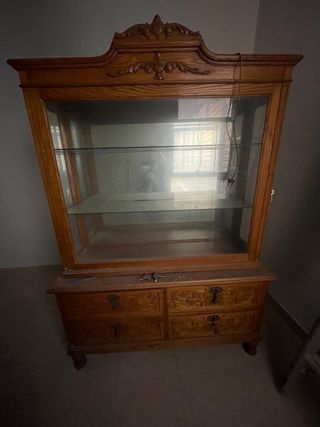 Aparador antiguo madera maciza tallada