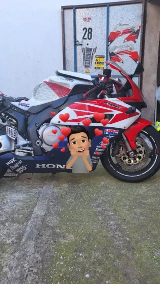 Honda CBR1000RR Sportbike Roja/Blanca/Azul