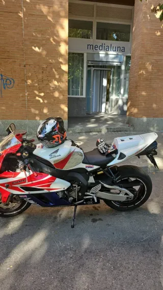 Honda CBR1000RR Sportbike Roja/Blanca/Azul