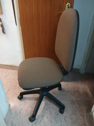 Silla de oficina giratoria