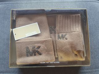 Conjunto Michael Kors Gorro,Guantes y Bufanda.