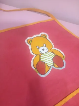 Delantal infantil con osito