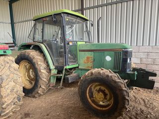 Tractor John Deere 6100
