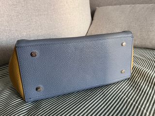 Bolso de piel, con bandolera, nunca usado