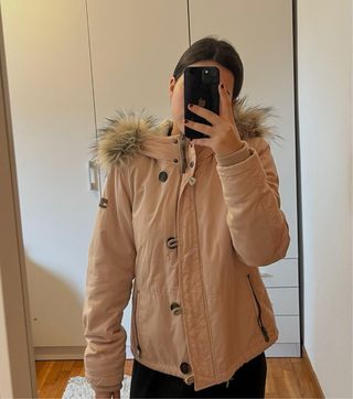 Chaqueta ONLY rosa con capucha y pelo