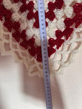 Chal tejido a mano rojo y blanco