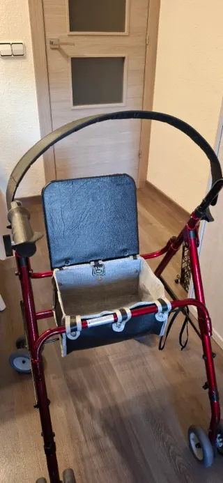 Andador tercera edad con asiento y freno al sentar