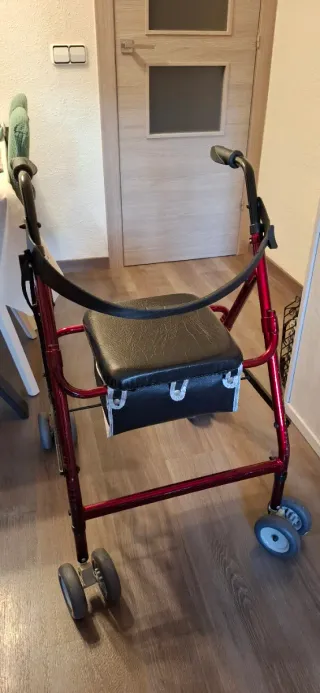 Andador tercera edad con asiento y freno al sentar
