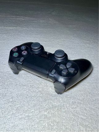 PS4 1TB Negra + Mando