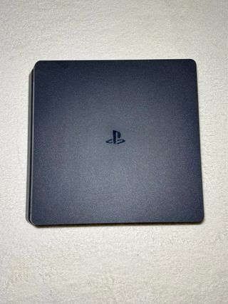 PS4 1TB Negra + Mando