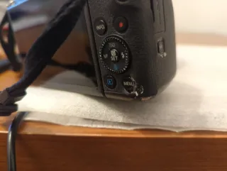 Cámara Canon EOS M5 (solo cuerpo) + adaptador EF-M