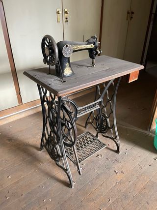 Máquina de coser Singer antigua