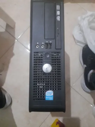 Ordenador Dell Negro sin conocer los componentes