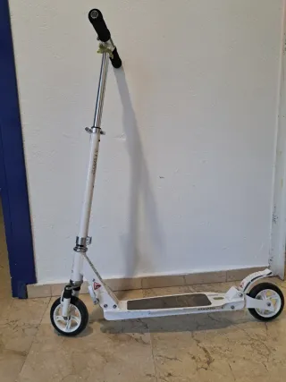 Patinete de trucos blanco