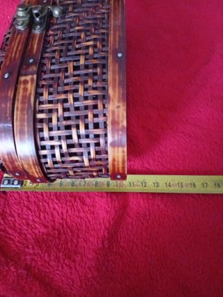 Mini cofre de mimbre y madera