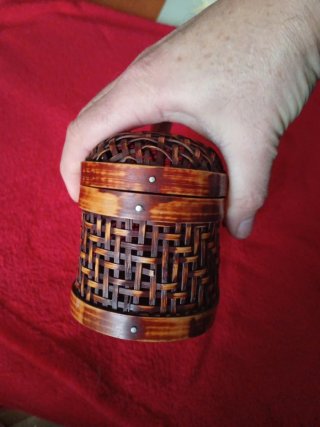 Mini cofre de mimbre y madera