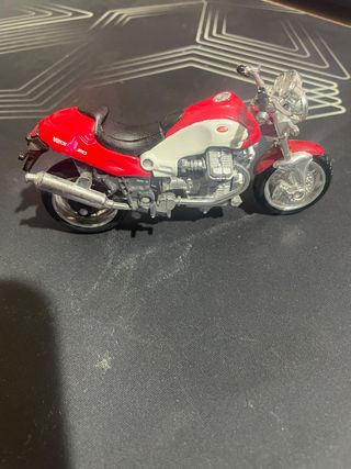 Maisto Moto Guzzi V10 Centauro 1:18
