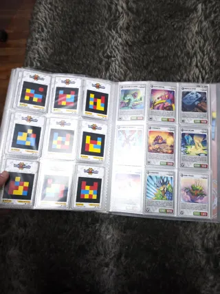 Álbum Invicimals Desafíos Ocultos