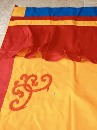 Cortina Tíbetana Bordada símbolos