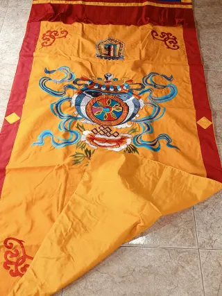 Cortina Tíbetana Bordada símbolos