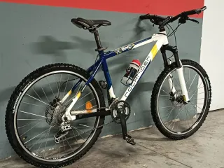 BICICLETA MONTAÑA 26 MARCA ROCKRIDER MODELO 5XC