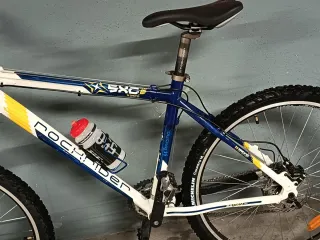 BICICLETA MONTAÑA 26 MARCA ROCKRIDER MODELO 5XC