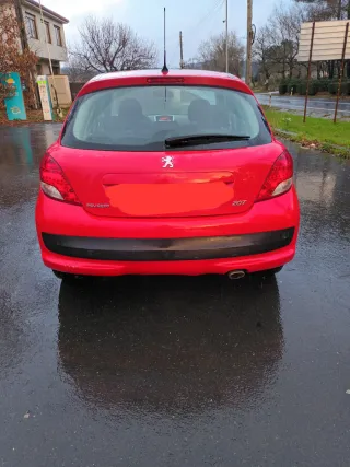 Peugeot 207 2010