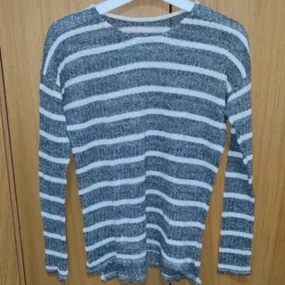 Jersey fino gris rayas blancas – Pull and Bear7