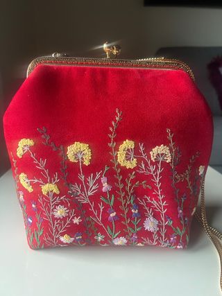 Bolsa artesanal (100% feito à mão)