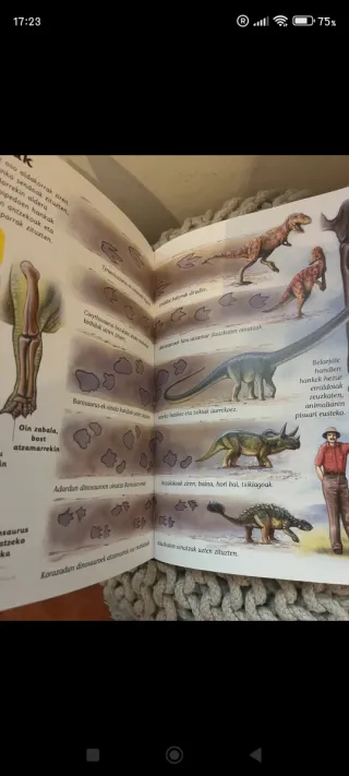 Dinosauroen Entziklopedia