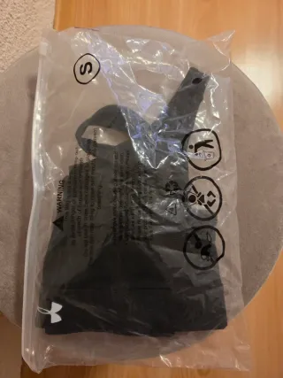 Top deportivo Under Armour Negro Talla S