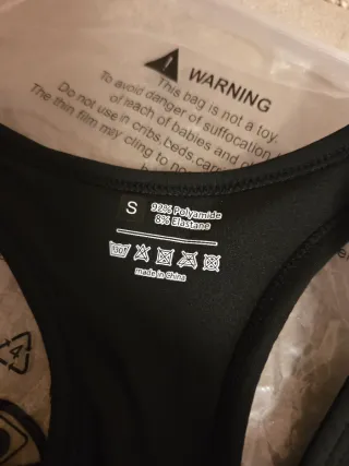 Top deportivo Under Armour Negro Talla S