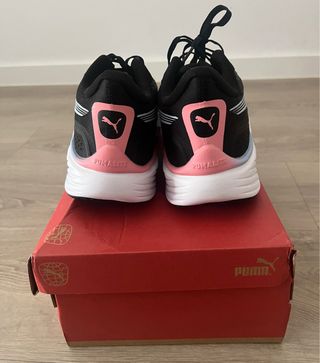 Zapatillas Puma Negras y Rosas