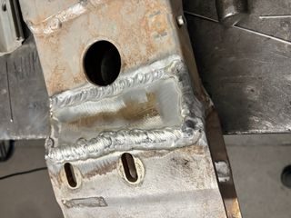 Reparación Basculante Suzuki LTZ, se refuerza.