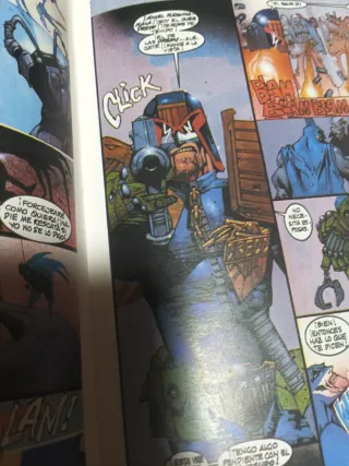 Batman y juez dredd Juicio Sobre Gotham